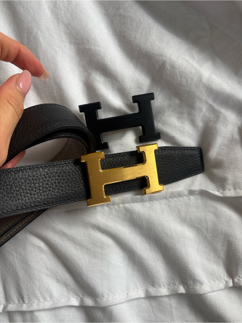Hermes Black & Grey Reversible Leather Belt with Gold H Buckle - Picture 2 of 7